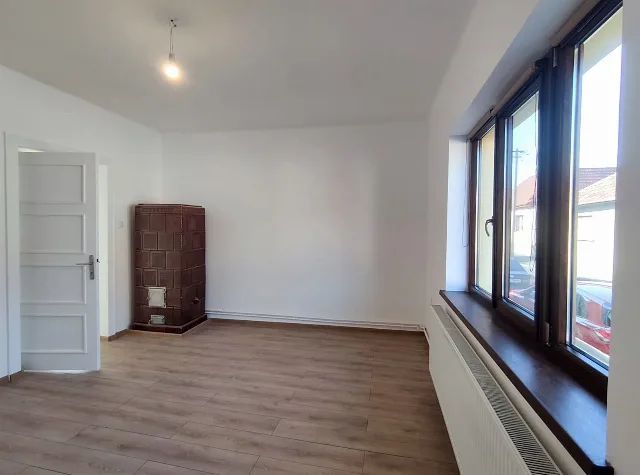 Brasov - casa, garaj, curte si gradina. – fotografia 3 din 8
