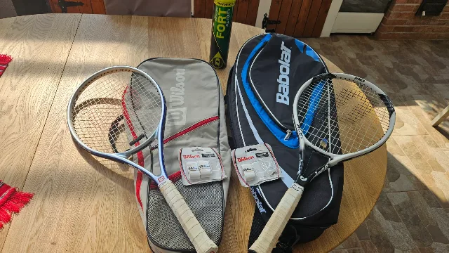 Rachete de tenis cu huse si genti de transport – fotografia 5 din 5