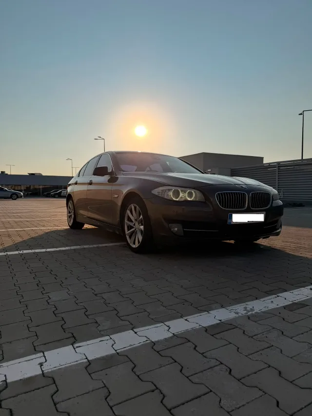 Vând BMW Seria 5 F10 (520d) – An 2012 – Interior Confort Bej, Head-Up Display, Trapă Preț: 8.900 € ((negociabil) – fotografia 4 din 8