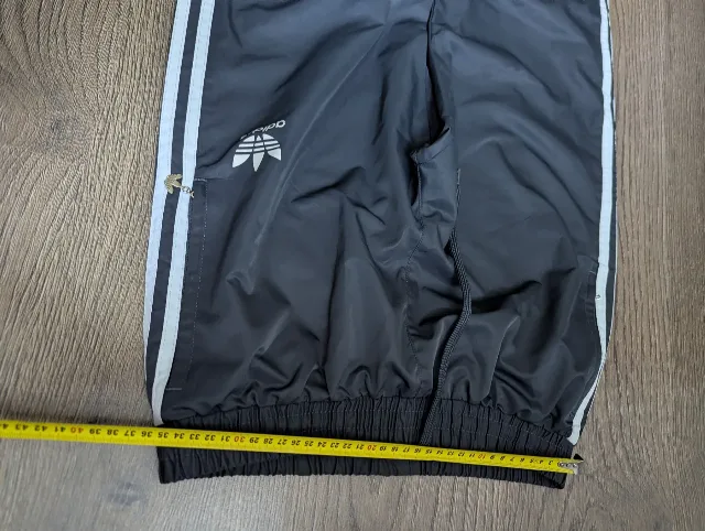 Pantaloni Adidas mărimea L pentru doamne domnișoare – fotografia 4 din 4
