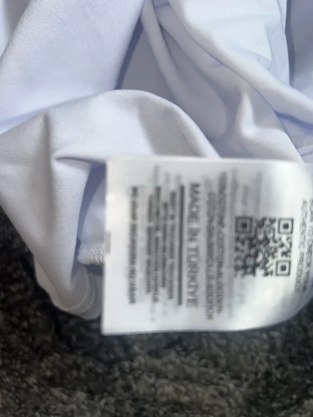 Tricou off white – fotografia 7 din 7