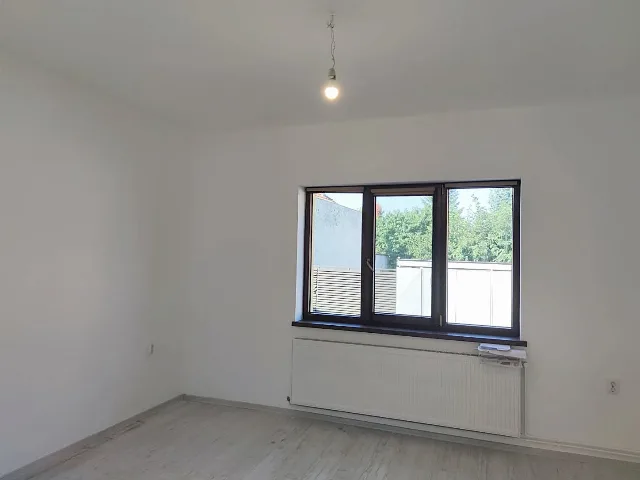 Brasov - casa, garaj, curte si gradina. – fotografia 6 din 8