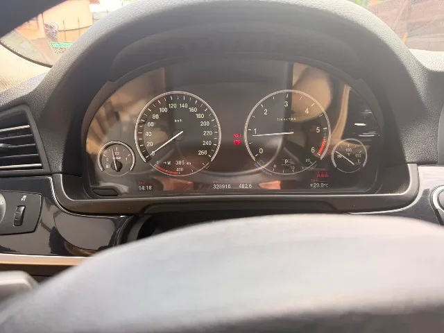 Vând BMW Seria 5 F10 (520d) – An 2012 – Interior Confort Bej, Head-Up Display, Trapă Preț: 8.900 € ((negociabil) – fotografia 6 din 8