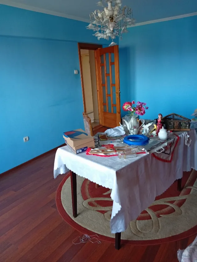 Vând apartament 3 camere – fotografia 3 din 8