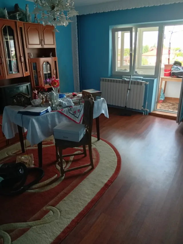 Vând apartament 3 camere – fotografia 4 din 8