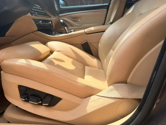 Vând BMW Seria 5 F10 (520d) – An 2012 – Interior Confort Bej, Head-Up Display, Trapă Preț: 8.900 € ((negociabil) – fotografia 8 din 8