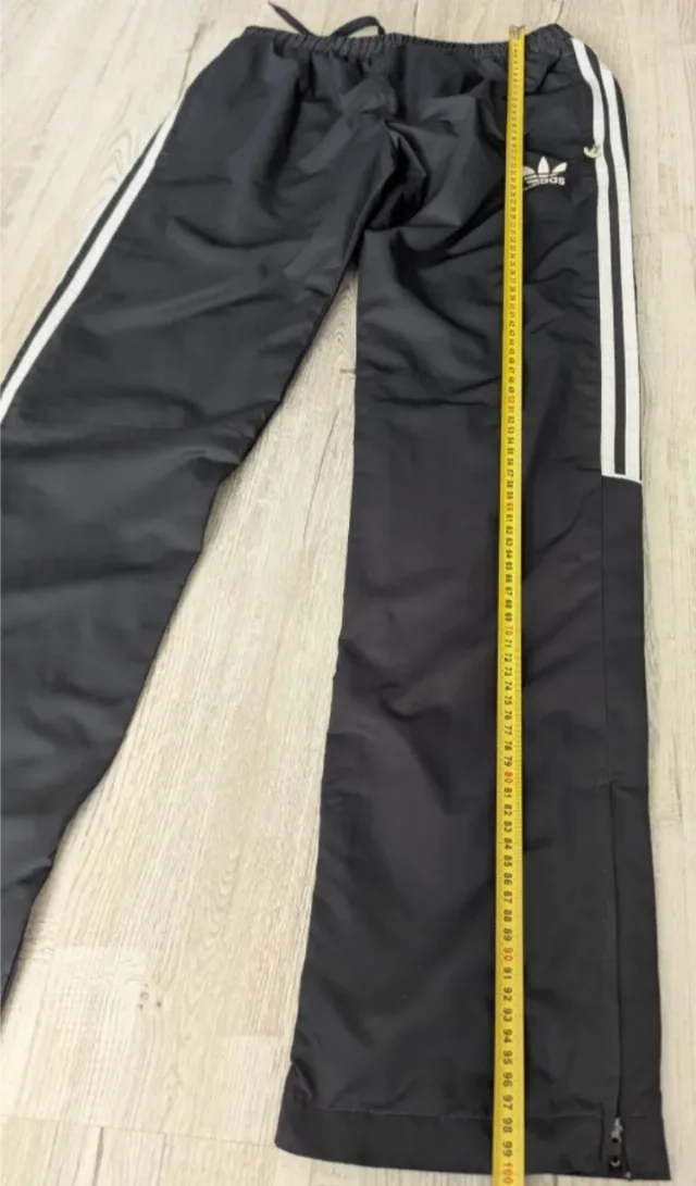Pantaloni Adidas mărimea L pentru doamne domnișoare – fotografia 2 din 4