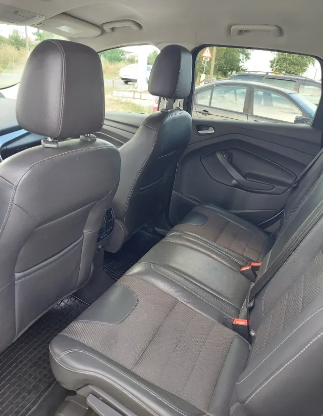 Ford Kuga an 2015 – fotografia 8 din 8