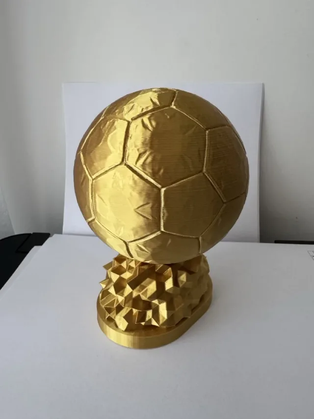 Balonul de Aur - 16 cm înălțime – fotografia 3 din 5