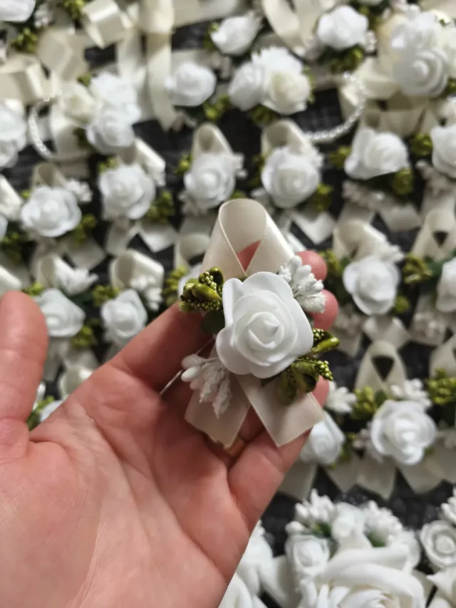 Accesorii elegante pentru evenimente – fotografia 4 din 7