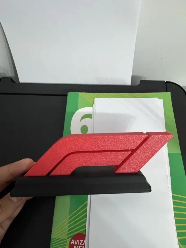 Logo F1 (formula 1) – fotografia 4 din 5