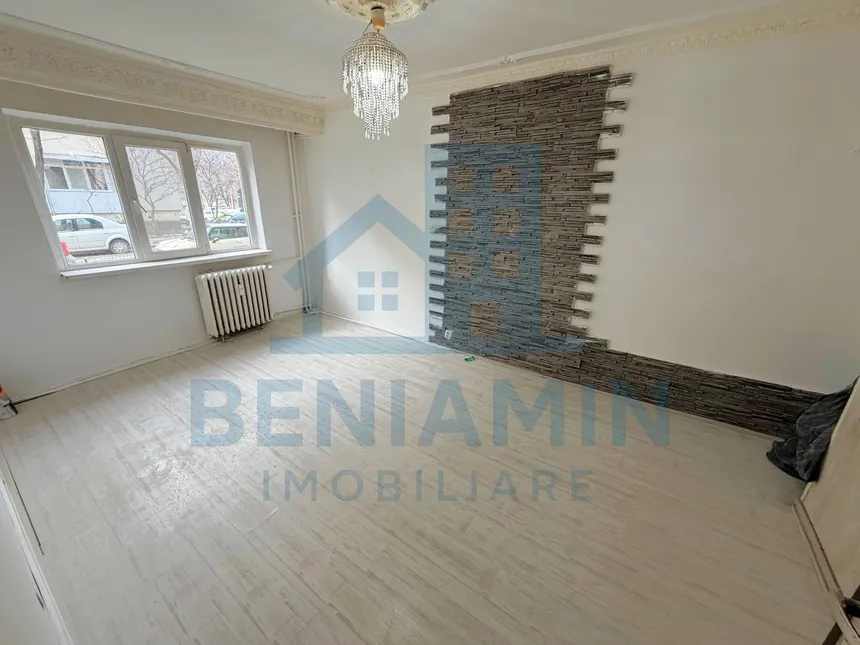 Vand Apartament 4 camere decomandate - Craiova – Craiova, Dolj