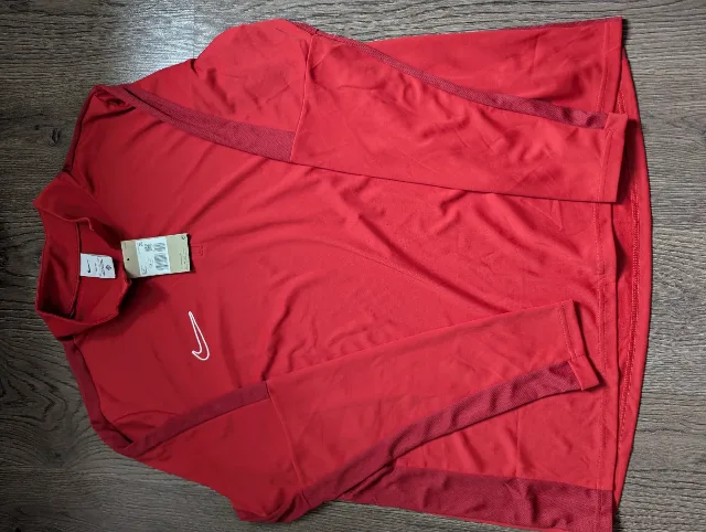 Bluza sport Nike mărimea XS – fotografia 2 din 2