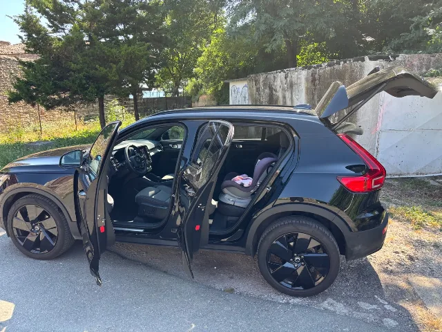 Volvo XC 40. Black edition 2026 – fotografia 2 din 8