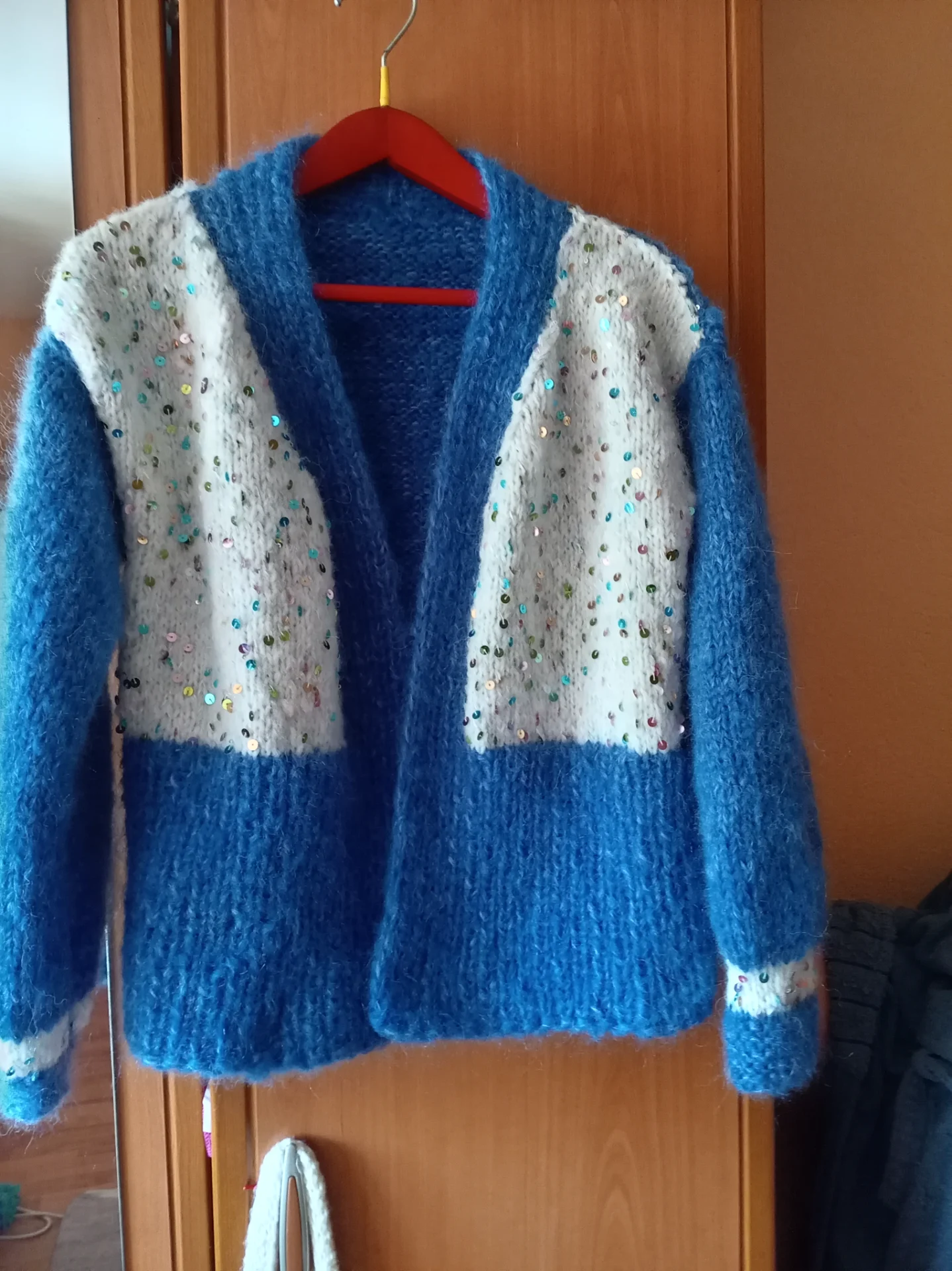 Cardigan tricotat din mohair și paiete colorate, mărimea M – fotografia 1 din 2