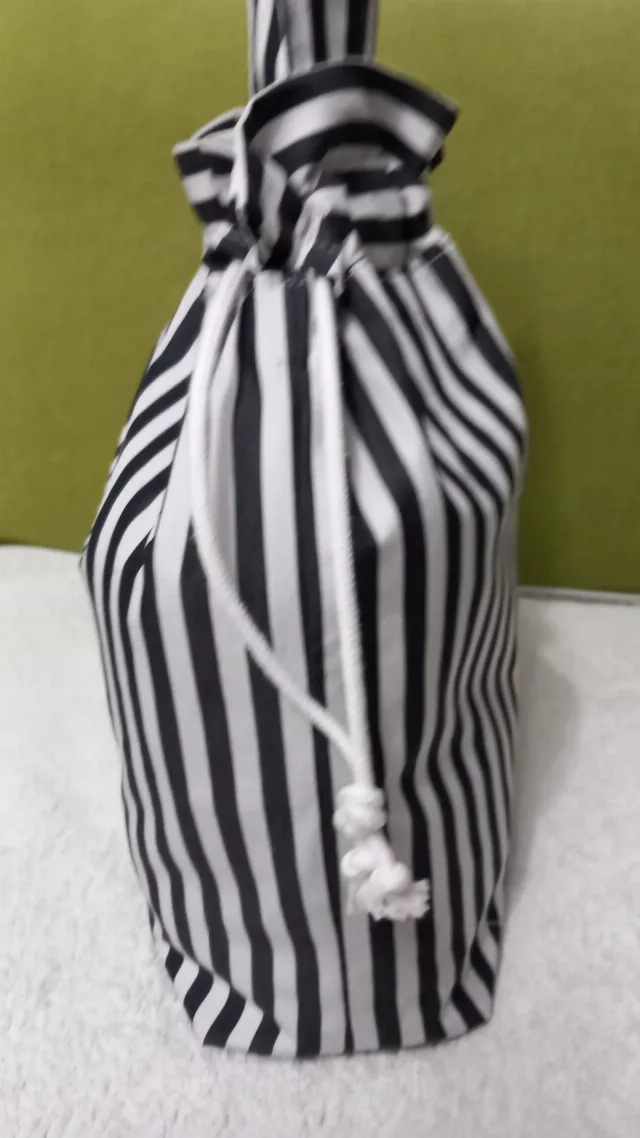 Sacoșă bucket tip săculeț – fotografia 3 din 3