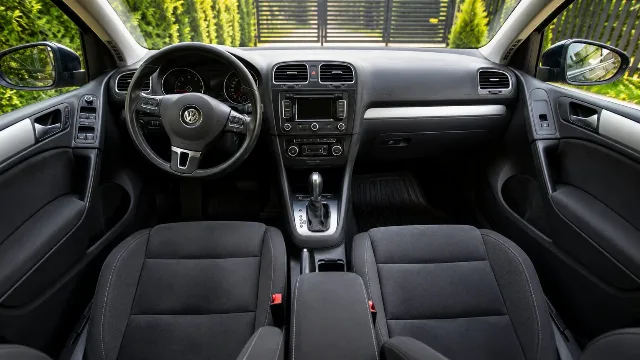 VW Golf 6 - 2010 - 1.4 benzina - Cutie automata - Recent inmatriculat – fotografia 5 din 6