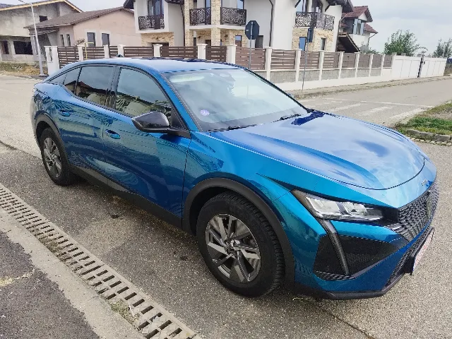 Peugeot 408, An 2023, 1.2L PureTech 130 S&S EAT8 Allure Pack Automat. – fotografia 4 din 8