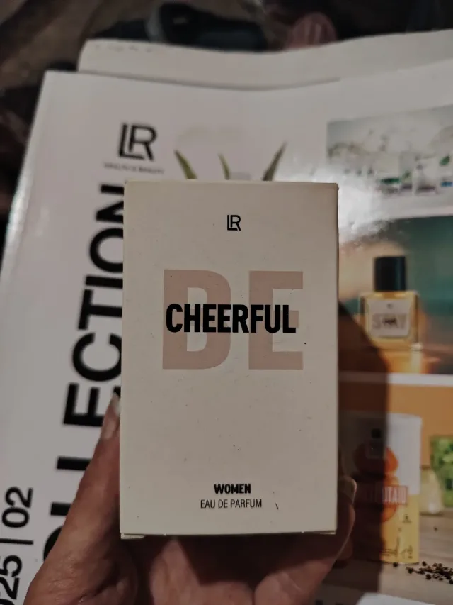 Parfum pentru femei – fotografia 4 din 5