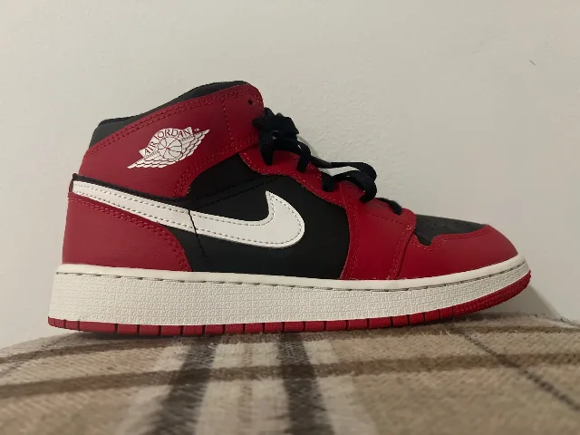 Inacaltaminte air Jordan 1 – Constanta, Constanța