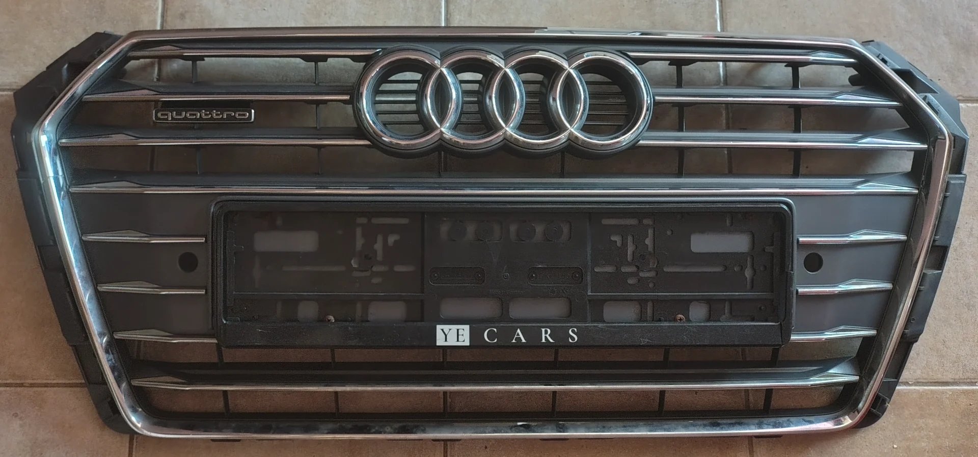 Grila radiator Audi A4 B9 cu defect – Joita, Giurgiu
