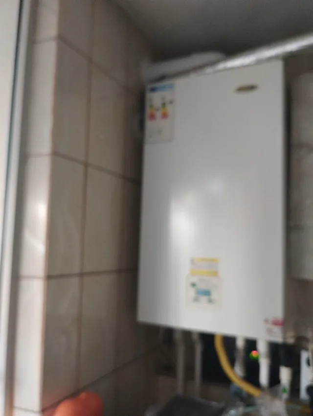 VAND APARTAMENT 70 MP 4 CAMERE DECOMANDAT PARTER BALCON CONSTRUIT AUTORIZAT GAZE CENTRALA TERMICA INSTALATIE SCURGERE SEPARATA – Navodari, CONSTANTA