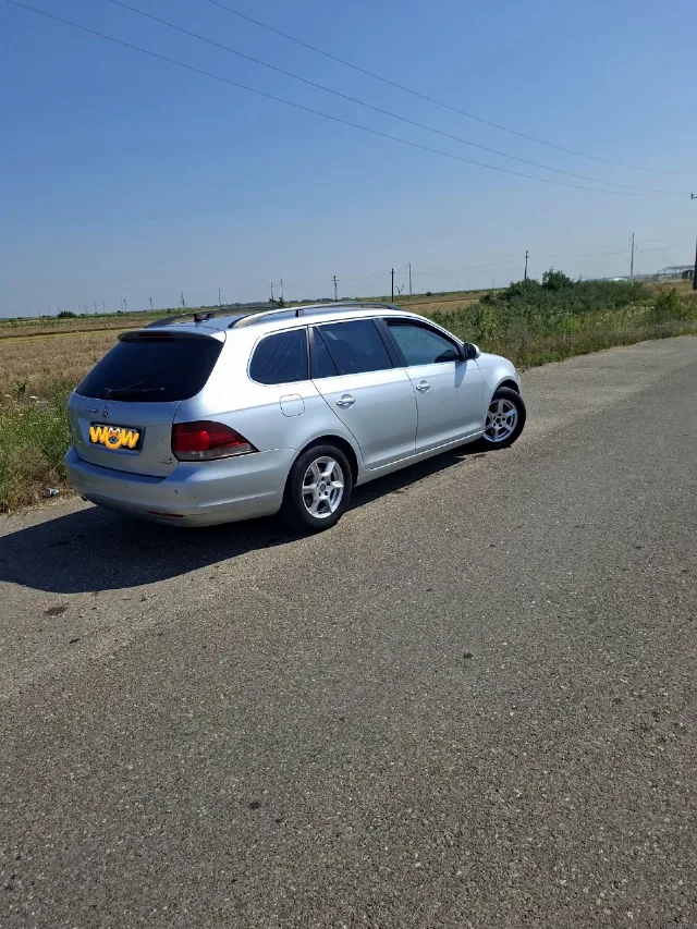VW GOLF 6 , 1.6 TDI BLUEMOTION – fotografia 3 din 8