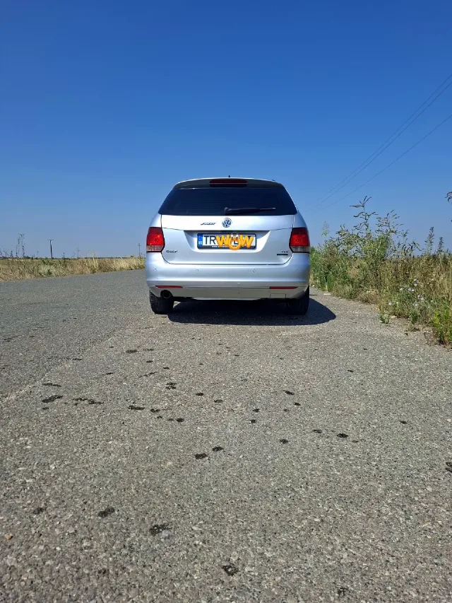 VW GOLF 6 , 1.6 TDI BLUEMOTION – fotografia 4 din 8