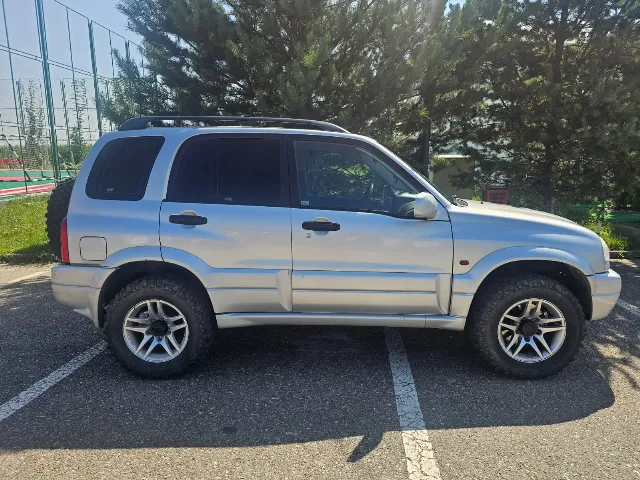 Suzuki Grand Vitara 2005 - 2.0 benzina - 4x4 cu reductor - Stare foarte buna – fotografia 5 din 6