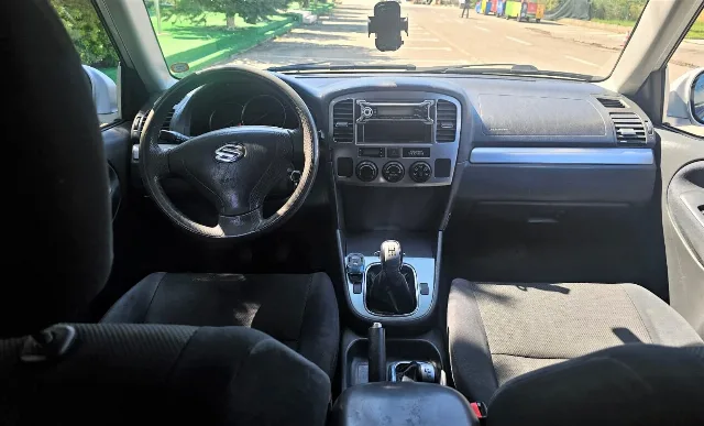 Suzuki Grand Vitara 2005 - 2.0 benzina - 4x4 cu reductor - Stare foarte buna – fotografia 4 din 6