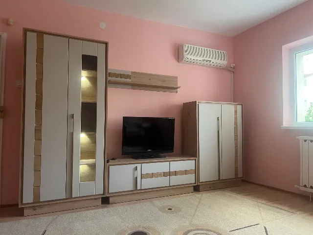 Ofer spre inchiriere ap.4 camere – fotografia 2 din 8