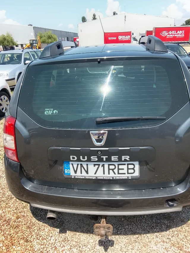 Mașina este întreținută arata forte bine cu dotari – fotografia 3 din 8