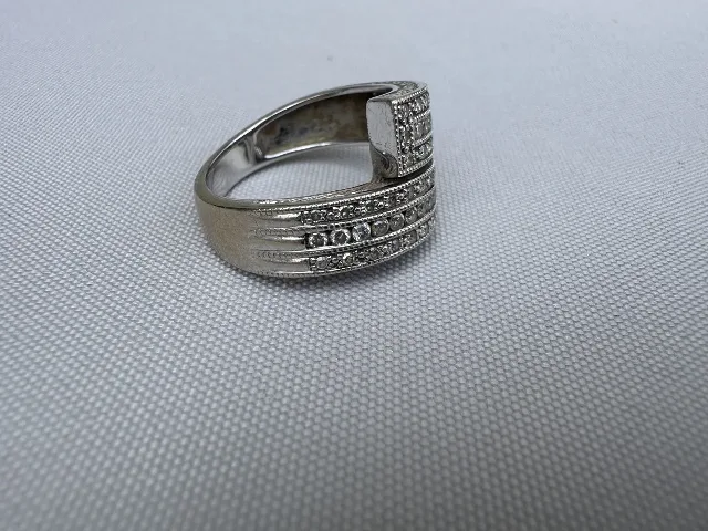 Inel din aur si diamante – fotografia 4 din 7