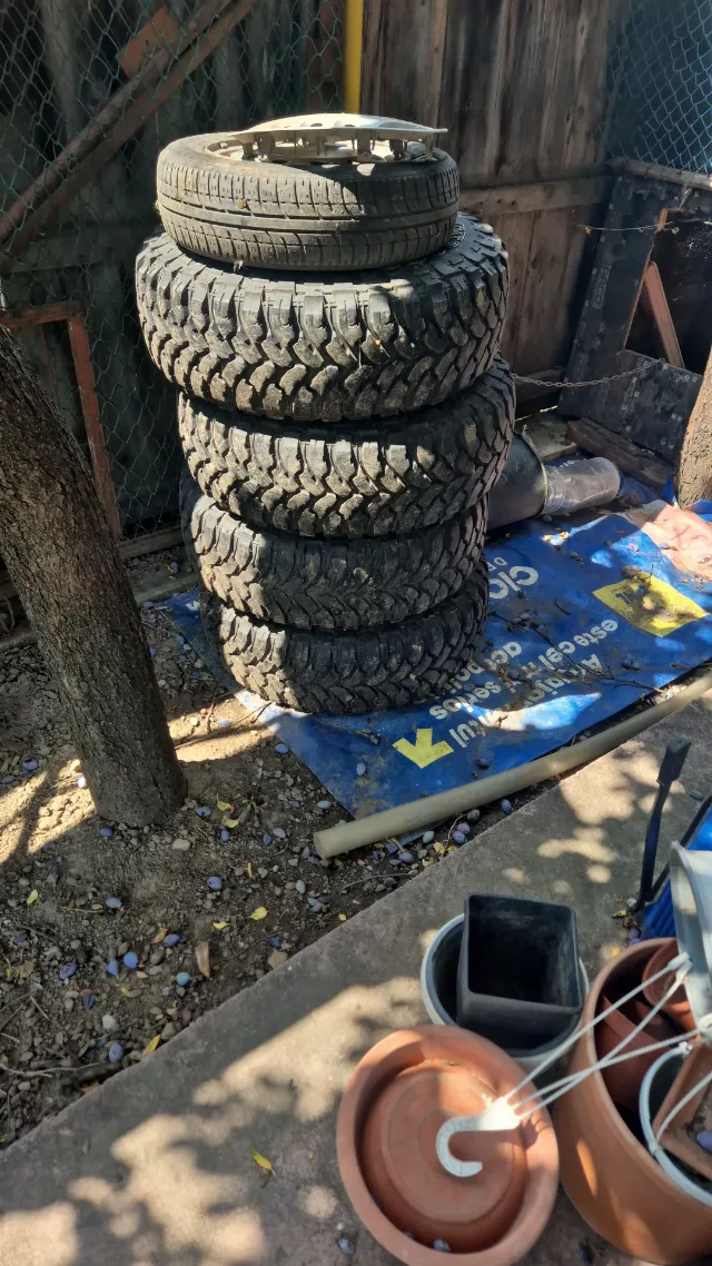 Anvelope cu tot cu jante, aproape noi – Golesti, Vrancea