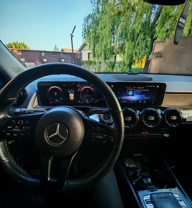 Mercedes Benz GLB – fotografia 7 din 8