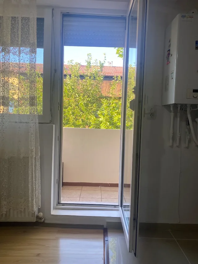Proprietar vand apartament | 2 camere 50 mp|Centrala proprie+Parcare|Sector 4, Aleea Resita. – fotografia 4 din 8