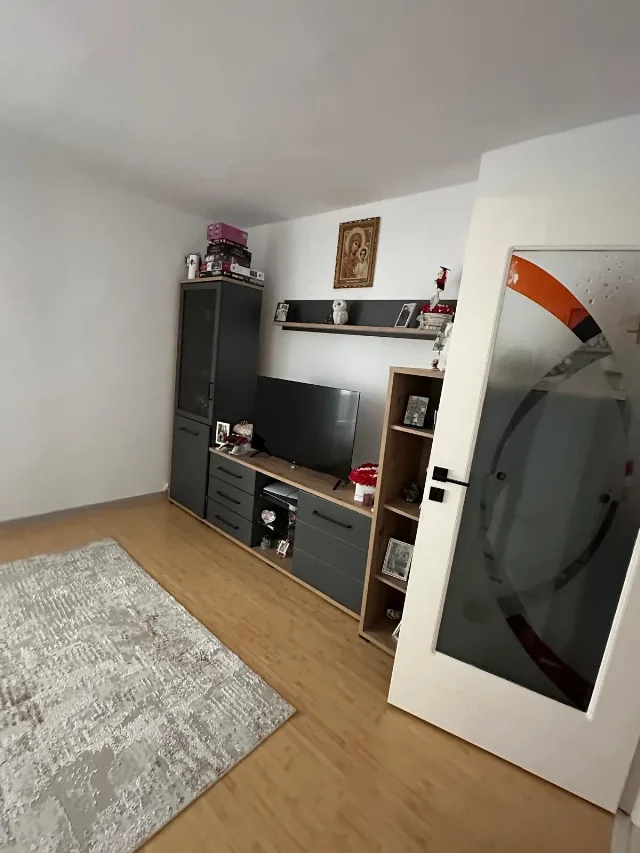 Apartament de vanzare – fotografia 2 din 7