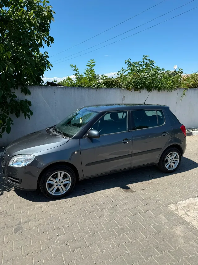 Skoda Fabia 1,4 ,16 v benzina 2008 – fotografia 2 din 7