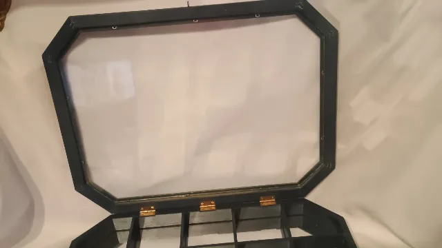 Vitrină miniaturi – fotografia 4 din 6
