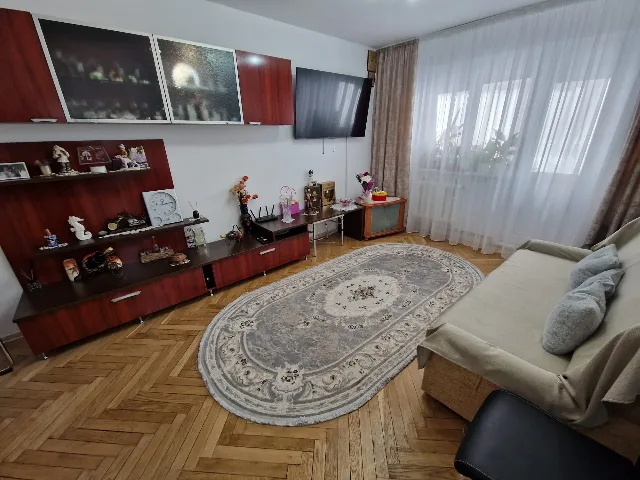 persoana fizică vând apartament cu două camere în Mircea Cel Bătrân – fotografia 2 din 5