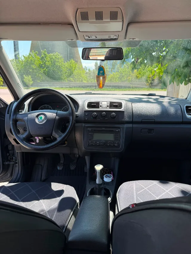 Skoda Fabia 1,4 ,16 v benzina 2008 – fotografia 7 din 7