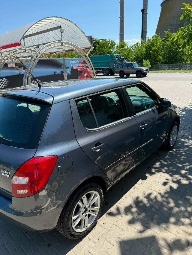 Skoda Fabia 1,4 ,16 v benzina 2008 – fotografia 3 din 7