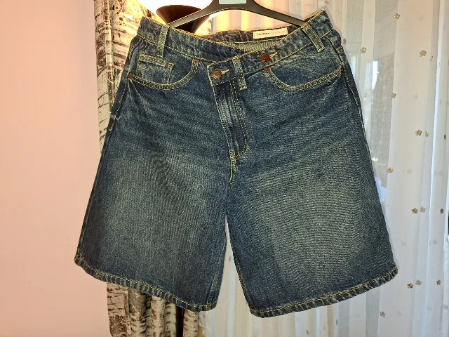 bermude Bershka betelie încrucișată pictati, 36 – fotografia 3 din 8