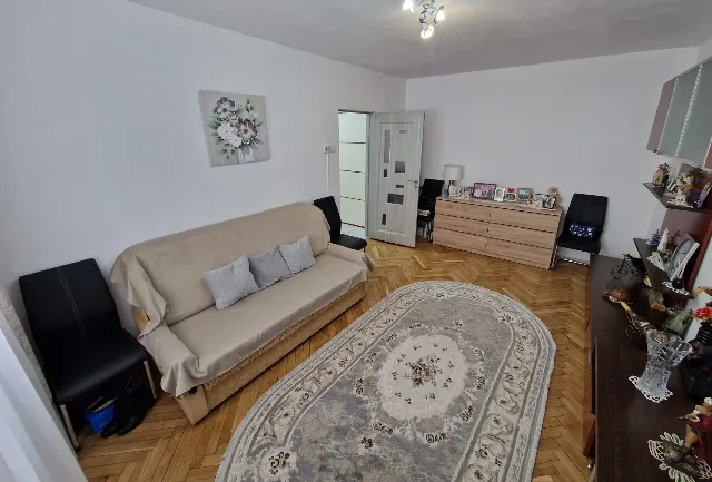 persoana fizică vând apartament cu două camere în Mircea Cel Bătrân – fotografia 4 din 5