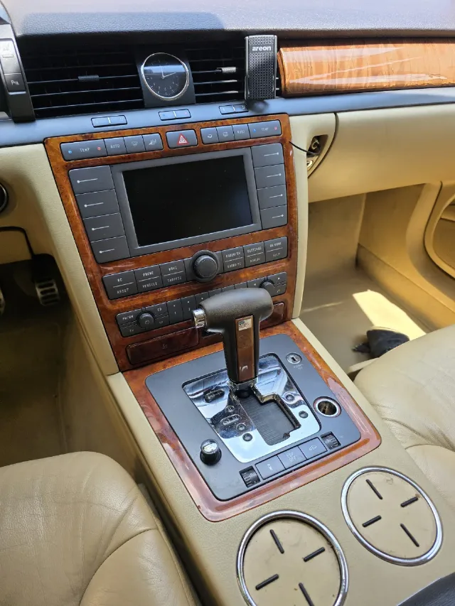 Volkswagen phaeton 3.2v6 – fotografia 4 din 7