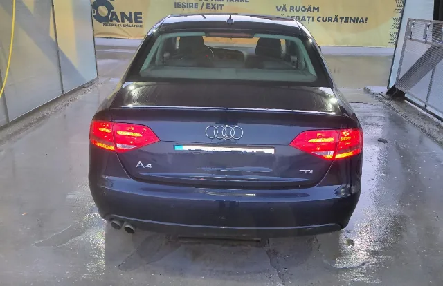 Audi  A4, 2010, 2.0 TDI – fotografia 4 din 4
