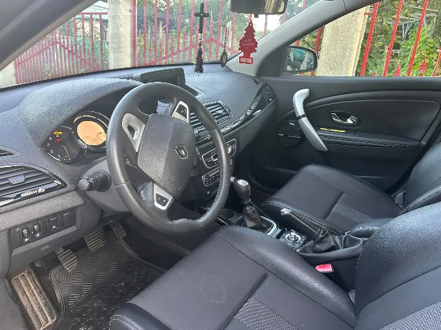 Vând Renault Megane 3,An fabricație 2012 – fotografia 5 din 8
