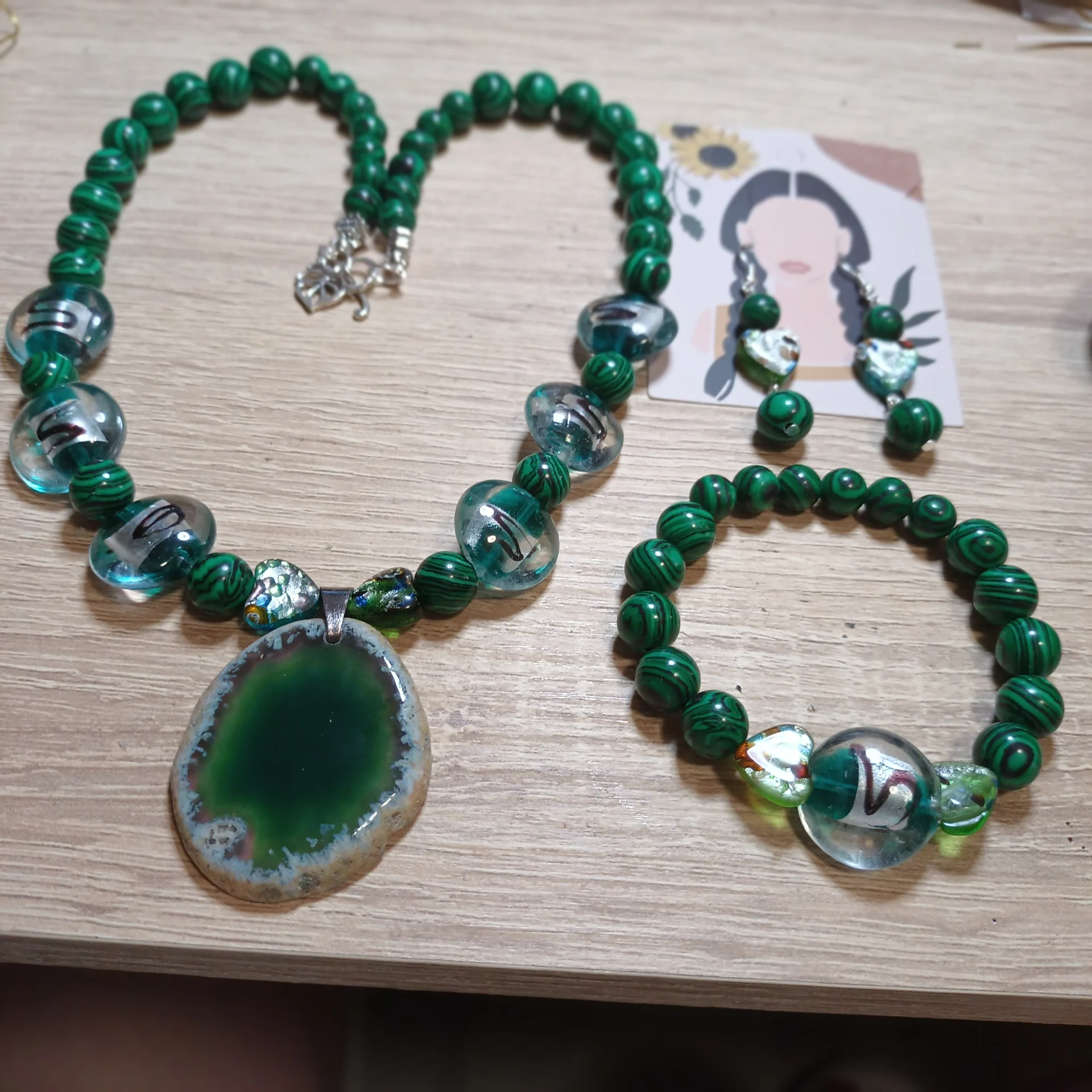 Set colier si bratara  sticla de Murani, sodalit si felie de agat – fotografia 1 din 1