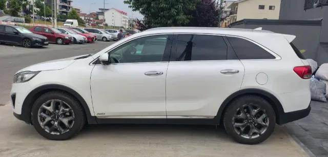 KIA Sorento Full Platinum 4x4 Trapa Panoramica piele E6 Automata Fără Adblue 2.2d 200cp 4x4 – fotografia 7 din 8