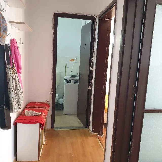 Vând apartment 2 camere decomandate în Tractorul – fotografia 6 din 8